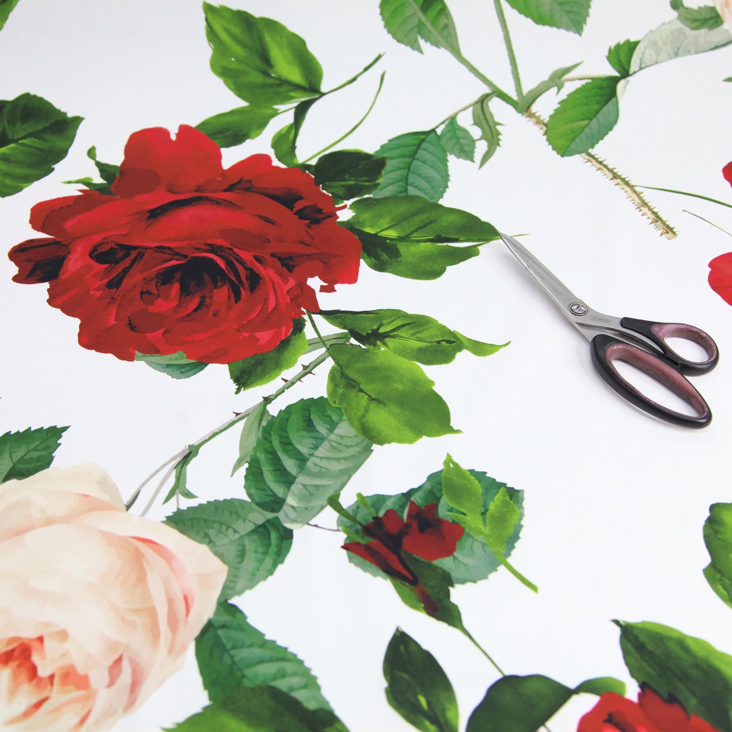 Cotton Sateen - Super Large Red Roses