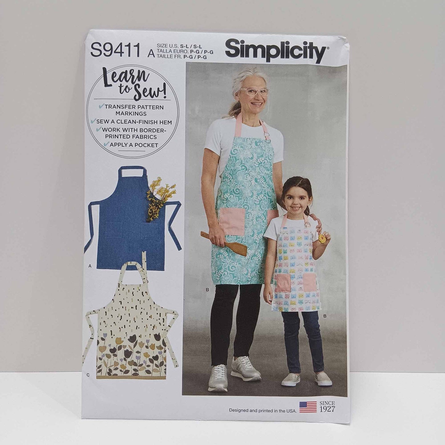 S9411 Childs and Misses Aprons
