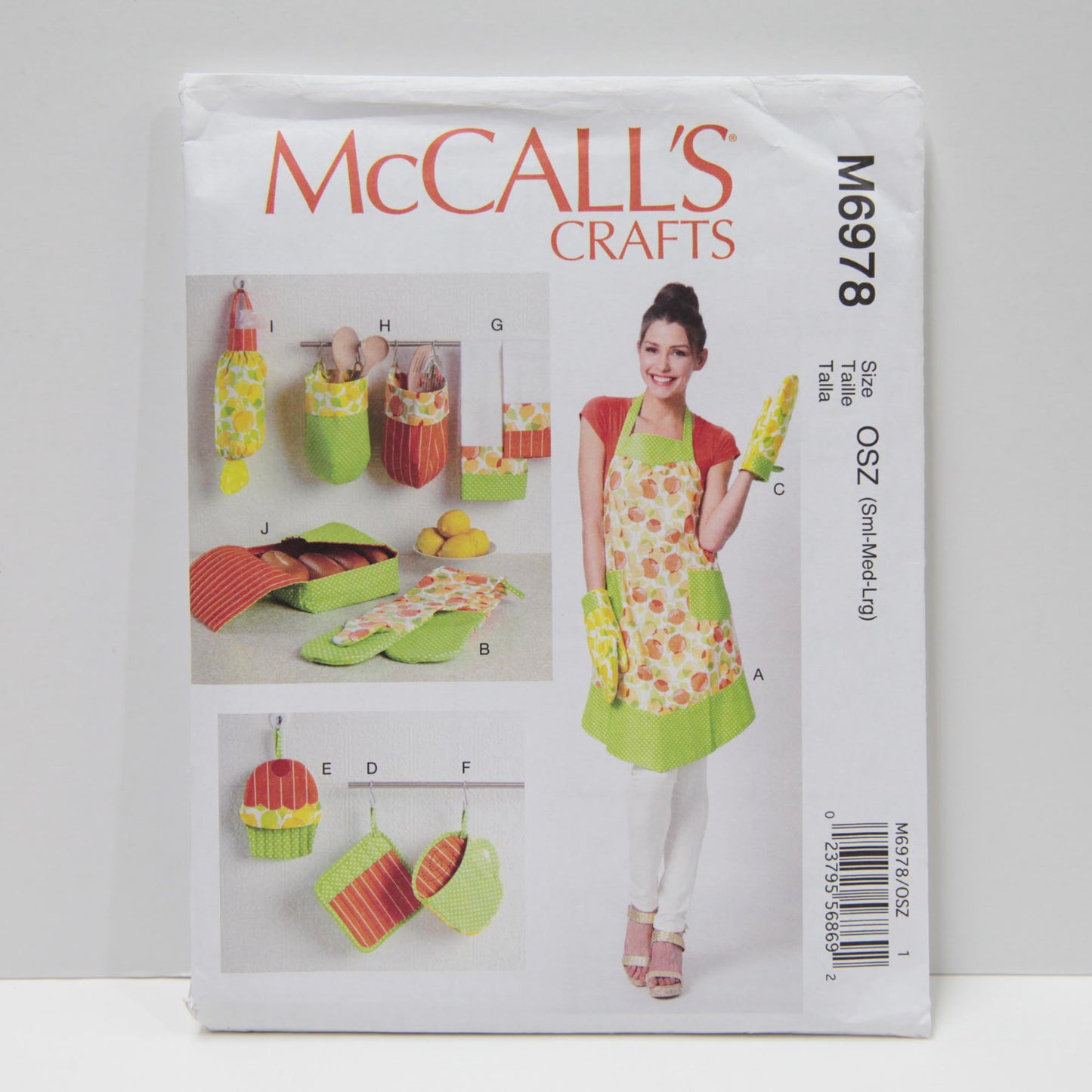 M6978 Apron and Kitchen Accessories